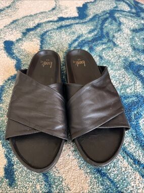 beek Black Cross-Band Leather Slide Mules